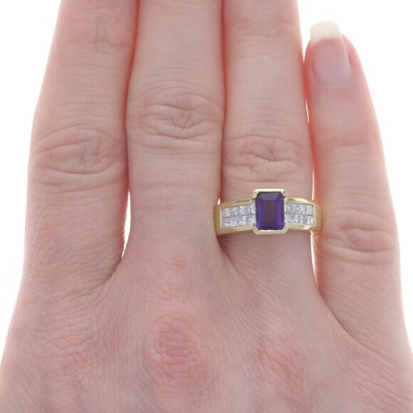 Yellow Gold Amethyst & Diamond Ring - 18k Emerald Cut 1.68ctw - Picture 2 of 6